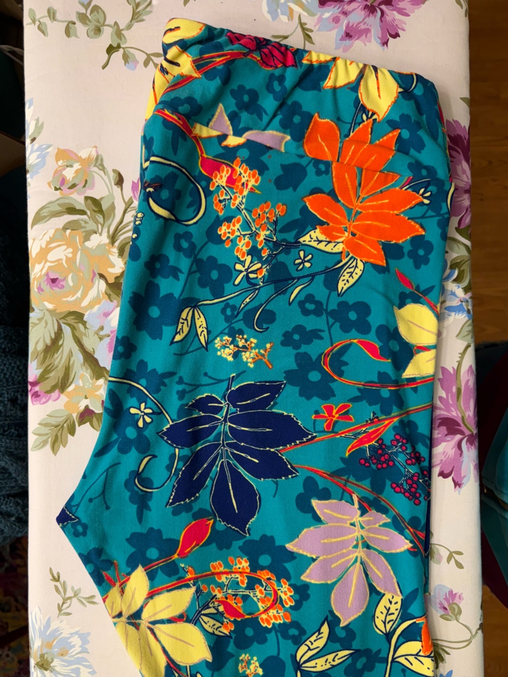 Lularoe Butter Soft Leggings TC2 - Picture 2 of 4